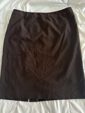 Jones & Co Women's Size 12 Brown Stretch Pencil Skirt with Back Vent and Zipper